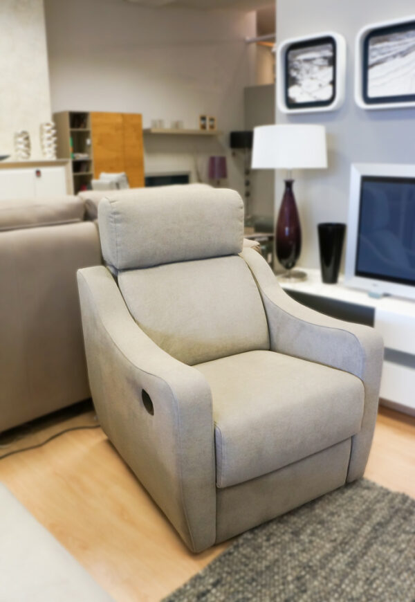 Butaca beige reclinable. Sillones y butacas en Vitoria-Gasteiz. Alcon Mobiliario.