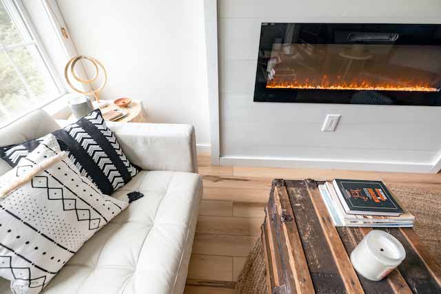 Mueble de salón con chimenea eléctrica integrada